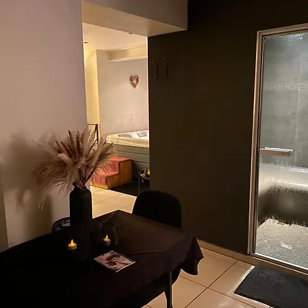 Le Petit De L'espace Bien Etre Pensión Libin