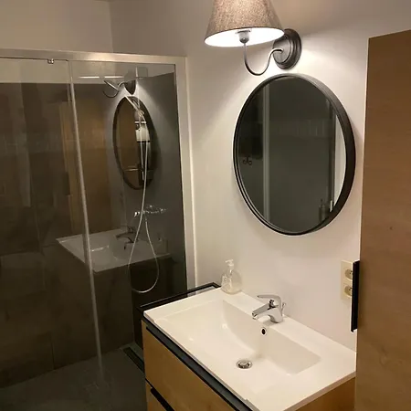 Le Petit De L'espace Bien Etre Pensión Libin